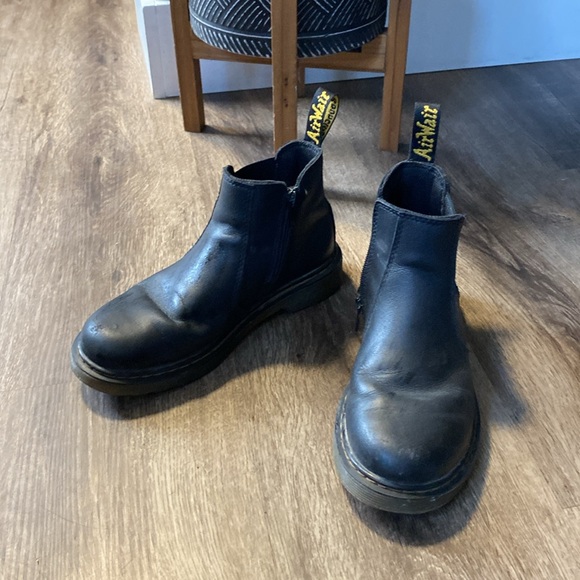 Youth size 3 Doc Marten boots - Picture 2 of 8